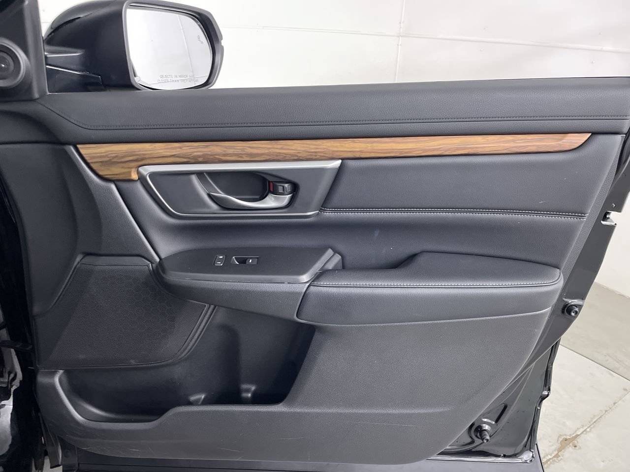 Used 2019 Honda CR-V Touring image 25