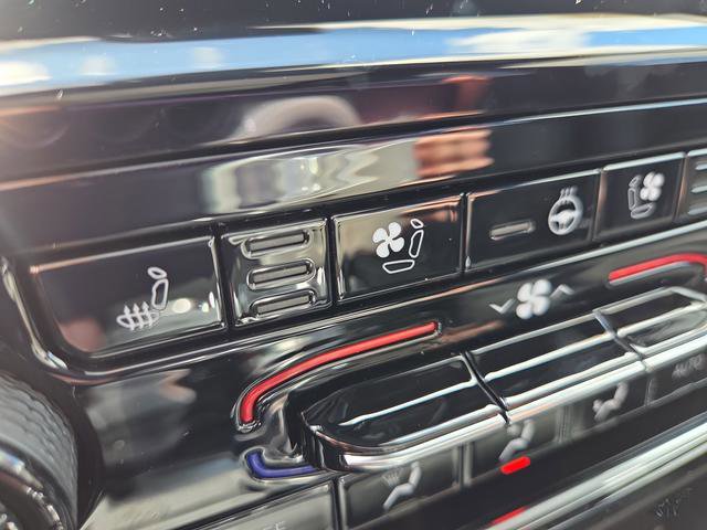 New 2025 Jeep Grand Cherokee L Limited w/ Luxury Tech Group II image 8