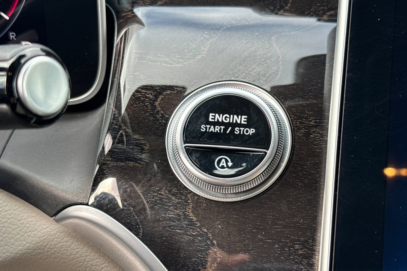 Certified 2025 Mercedes-Benz GLC 300 4MATIC image 35
