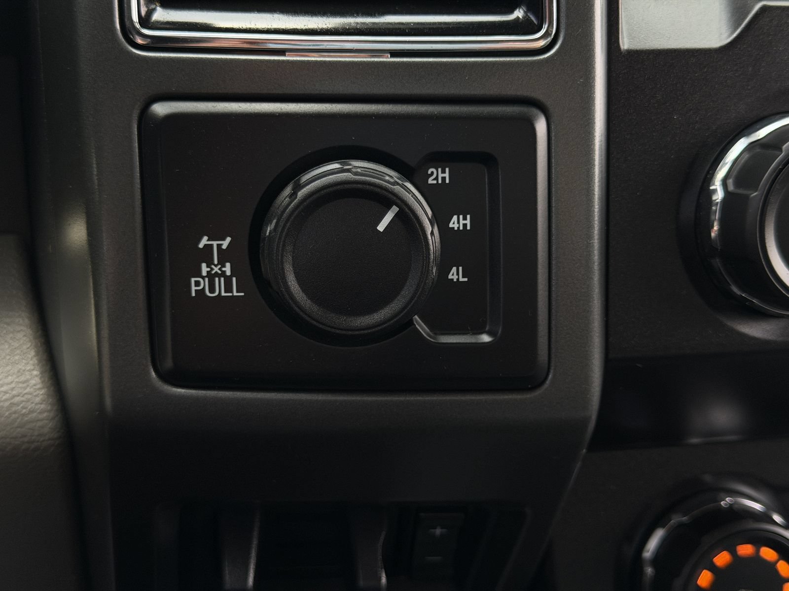 Used 2020 Ford F250 XLT w/ XLT Premium Package AWD/4WD image 22
