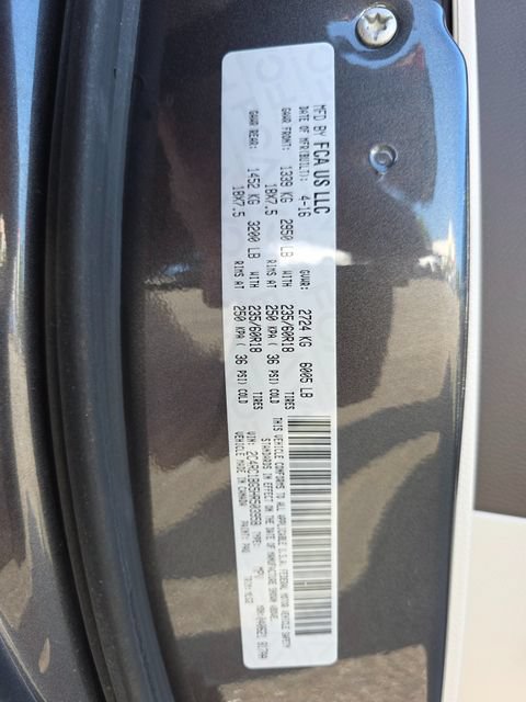 Used 2017 Chrysler Pacifica Touring-L w/ Tire & Wheel Group FWD image 28