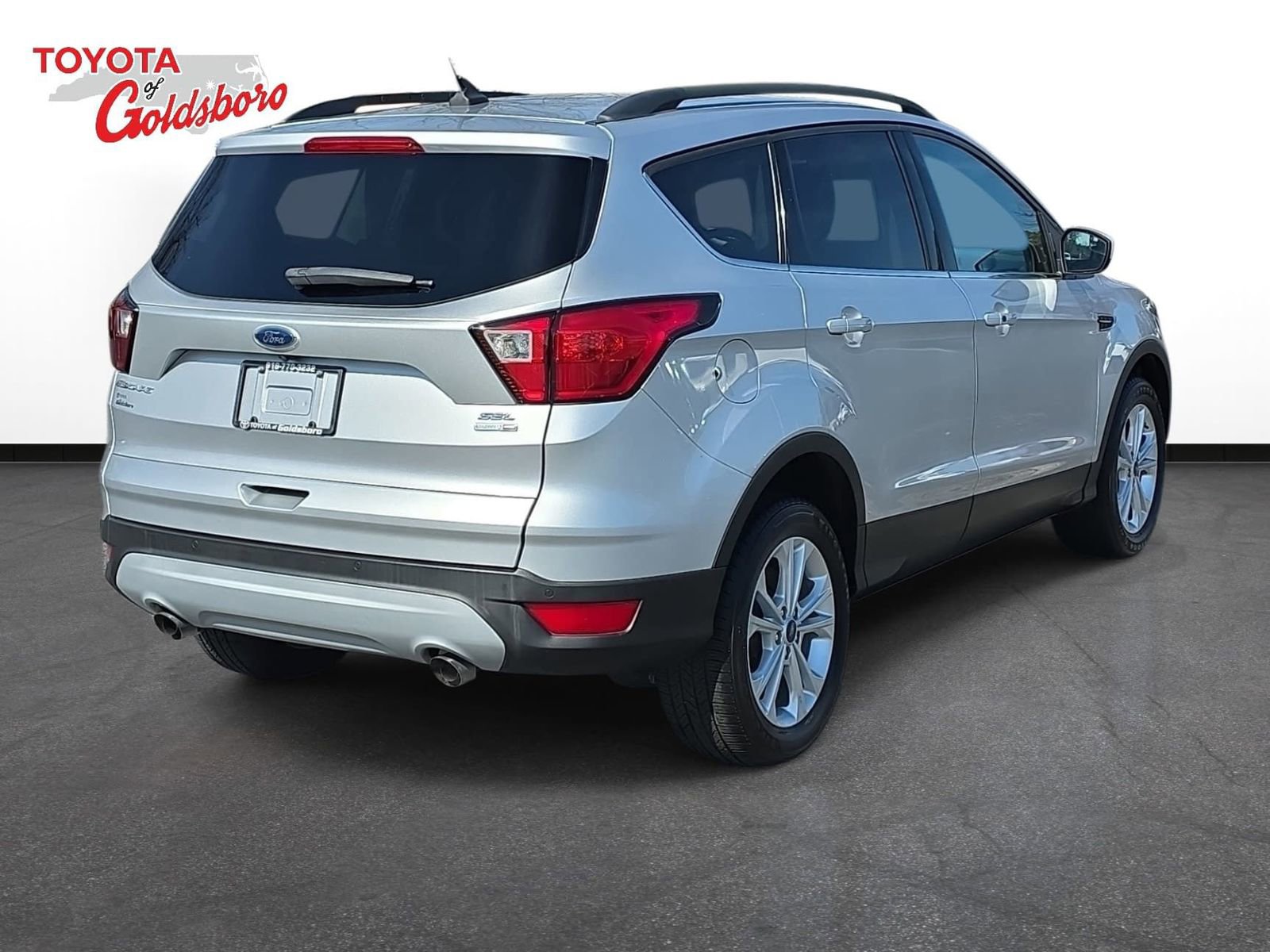 Used 2019 Ford Escape SEL image 5