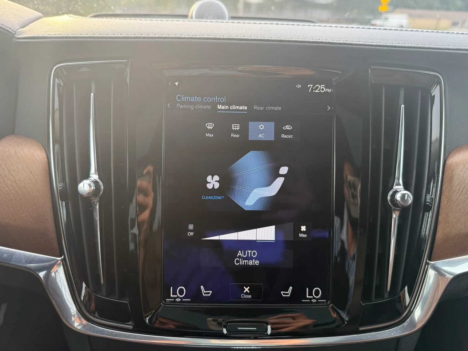 Used 2018 Volvo S90 T6 Inscription w/ Convenience Package AWD/4WD image 37