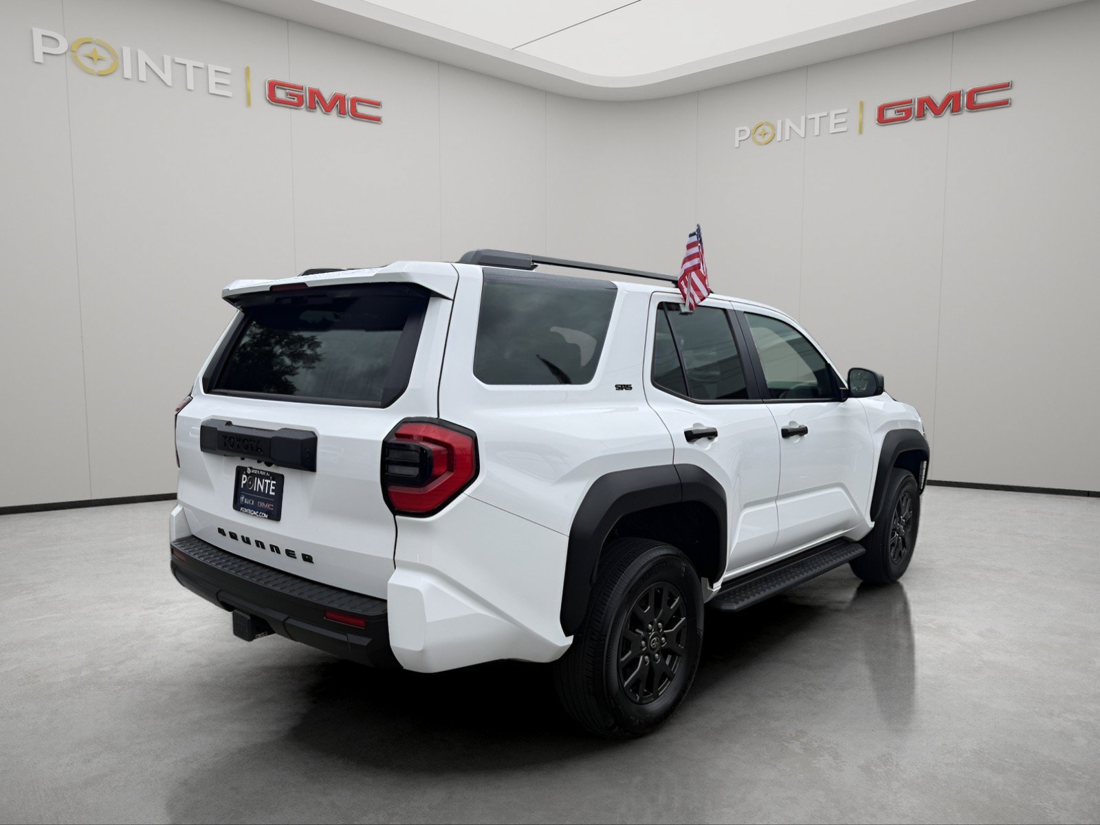 Used 2025 Toyota 4Runner SR5 AWD/4WD image 3