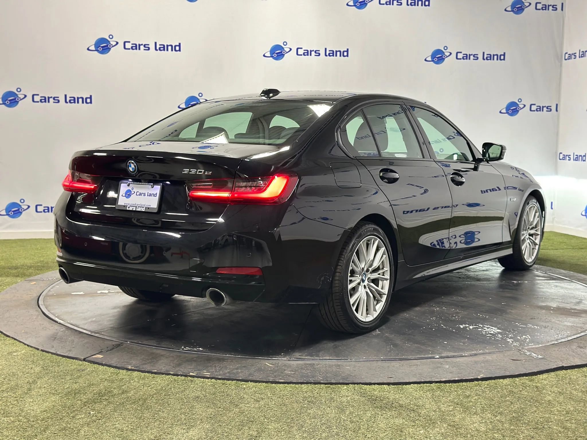 Used 2023 BMW 330e w/ Driving Assistance Package image 4