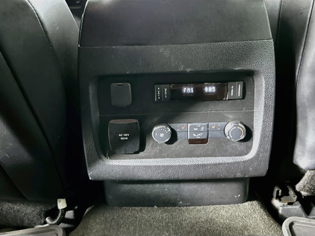 Used 2017 Lincoln Navigator L Select RWD image 32