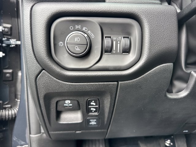 New 2027 RAM 1500 4x4 Crew Cab image 17