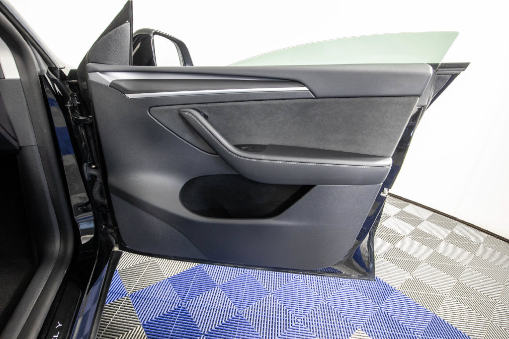 Used 2022 Tesla Model Y Performance AWD/4WD image 15