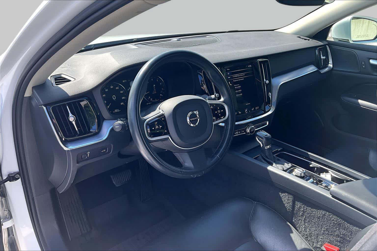 Used 2020 Volvo S60 T6 Momentum AWD/4WD image 18