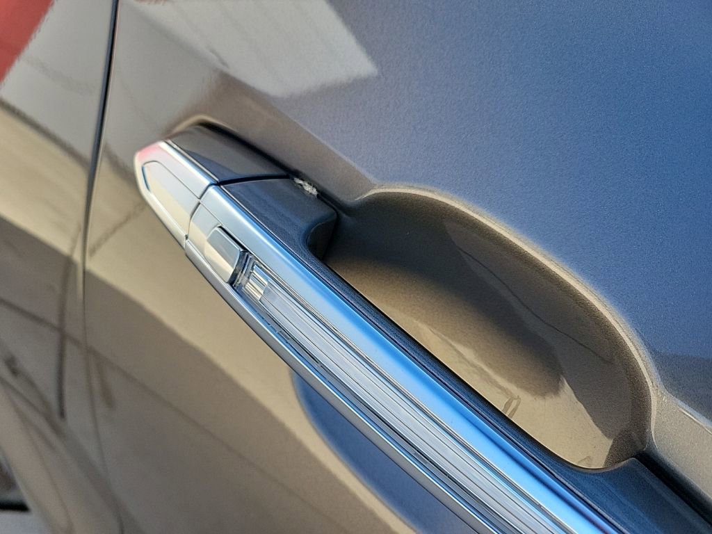 Used 2020 Cadillac XT4 Premium Luxury w/ Cold Weather Package image 11