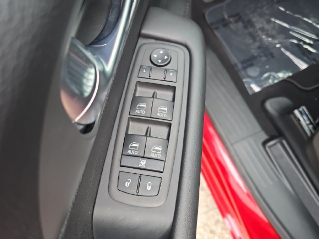 New 2027 Chrysler Pacifica Select FWD image 15