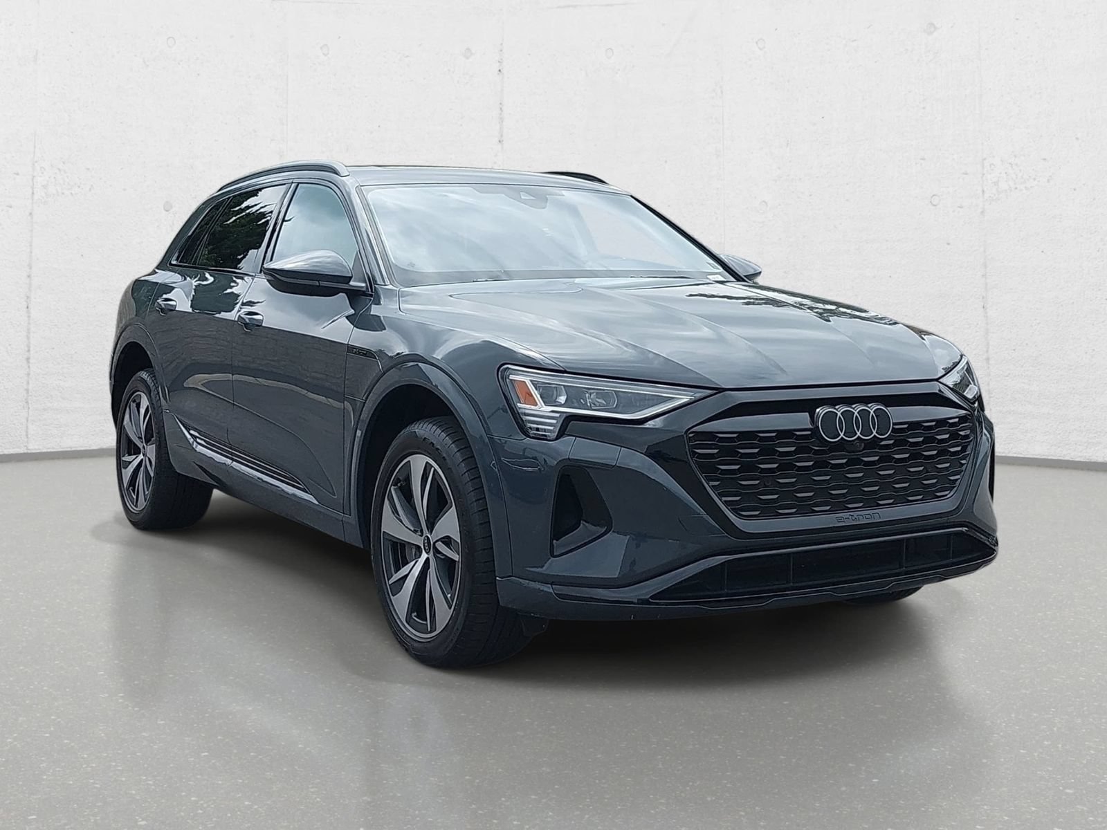 Used 2024 Audi Q8 e-tron Premium AWD/4WD image 3