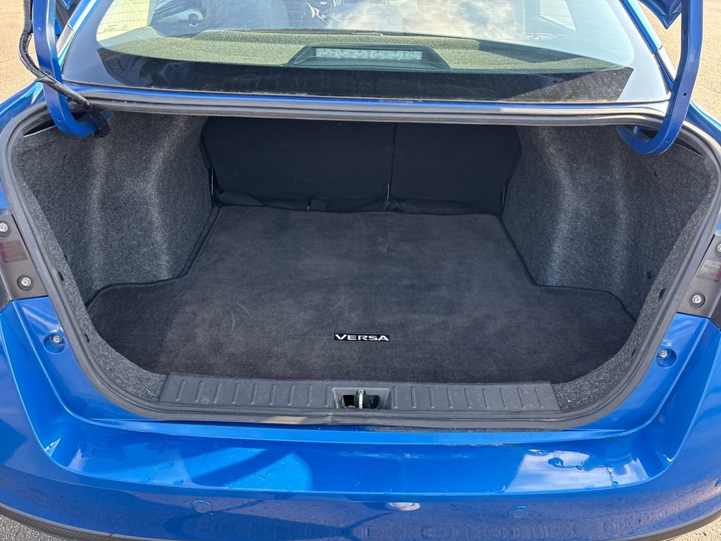 Used 2021 Nissan Versa SV image 23