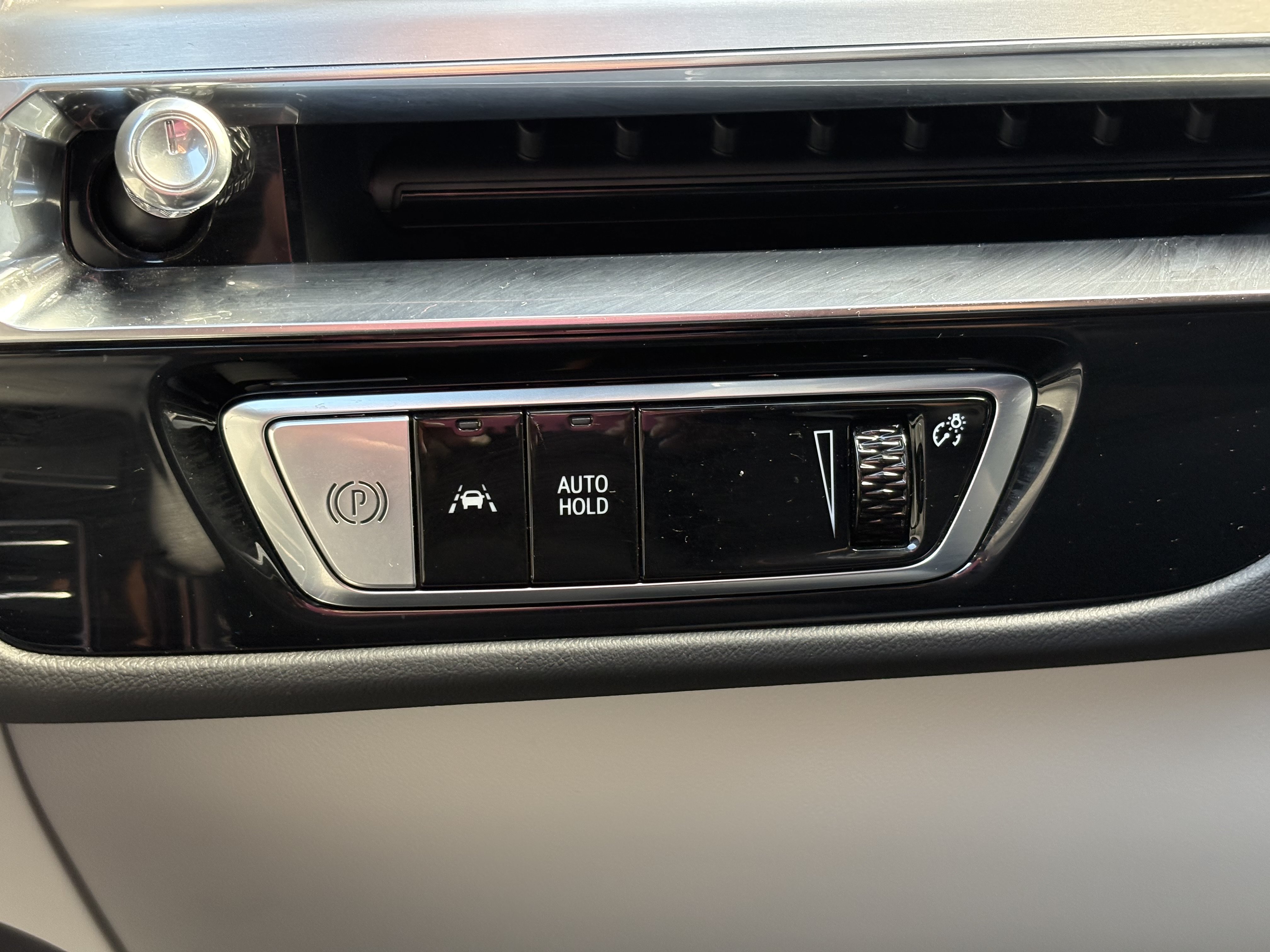 Used 2024 Cadillac Lyriq Sport AWD/4WD image 31