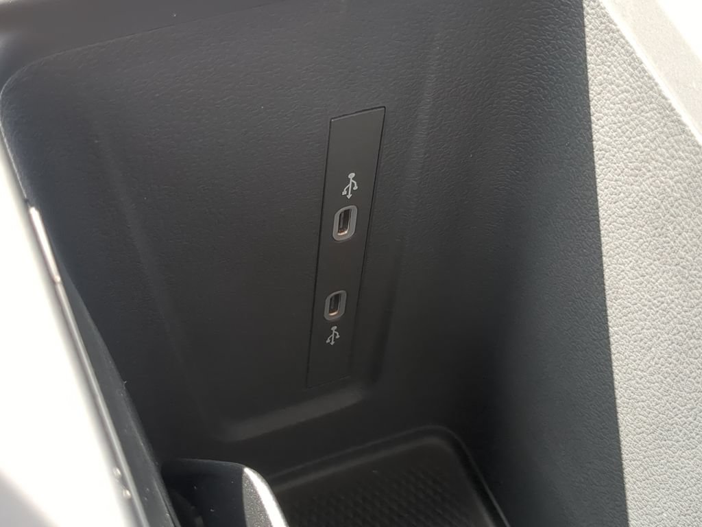 Certified 2026 Volkswagen Tiguan SE R-Line FWD image 24