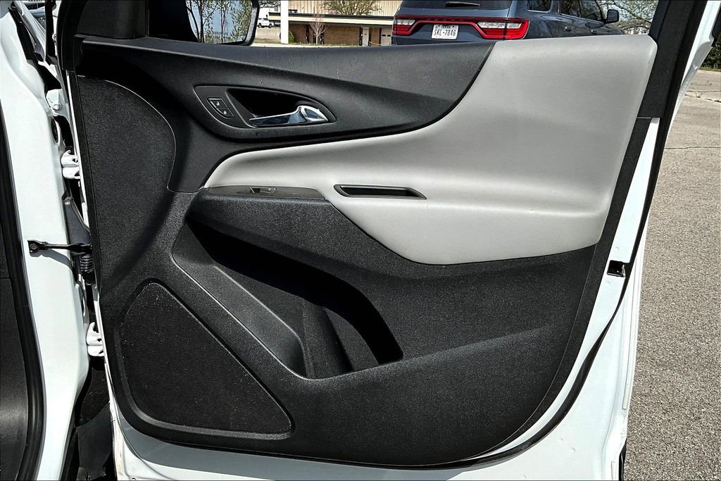 Used 2022 Chevrolet Equinox LS w/ LS Convenience Package image 26