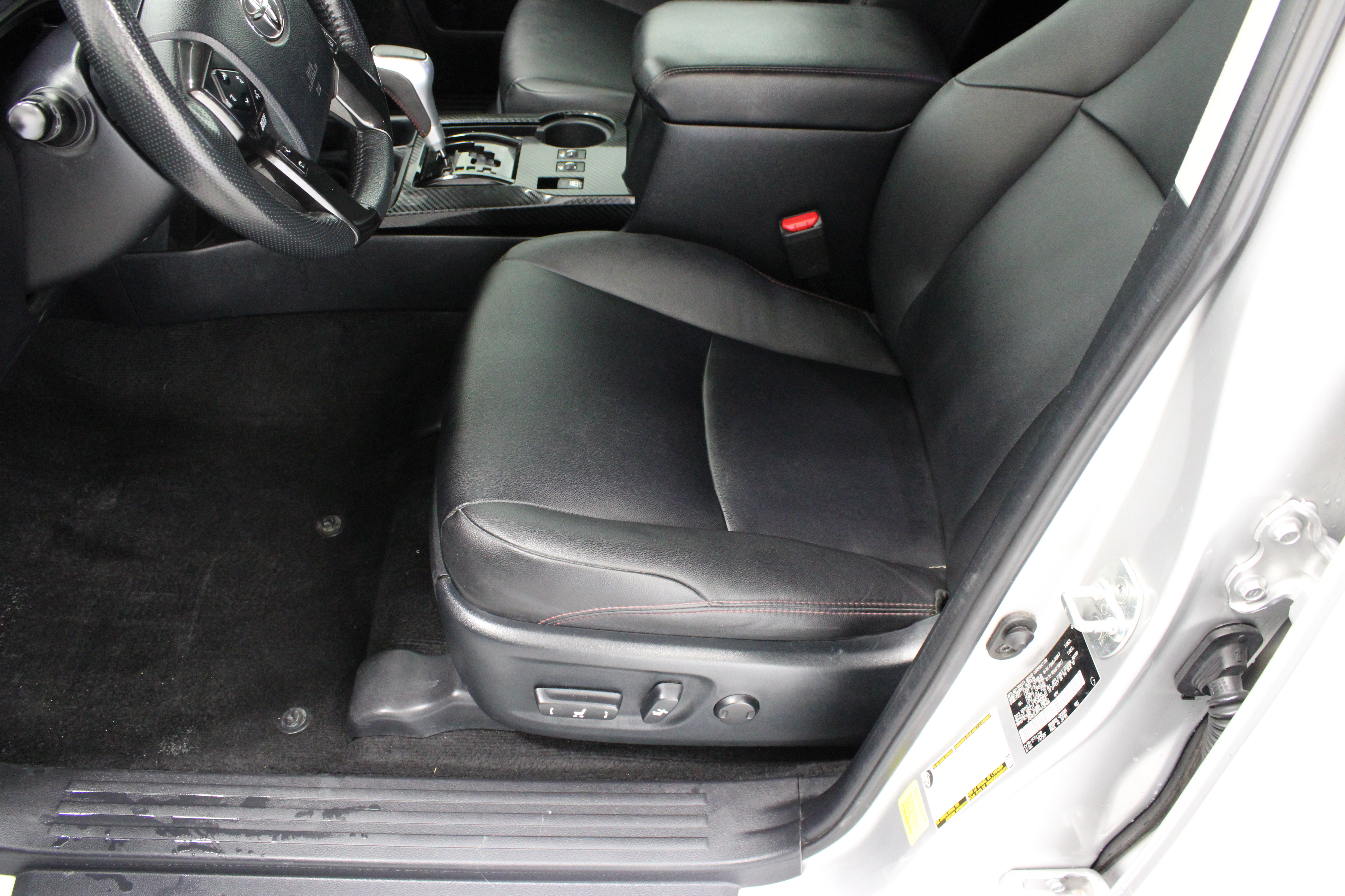 Used 2023 Toyota 4Runner TRD Off-Road Premium w/ Moonroof Package AWD/4WD image 15
