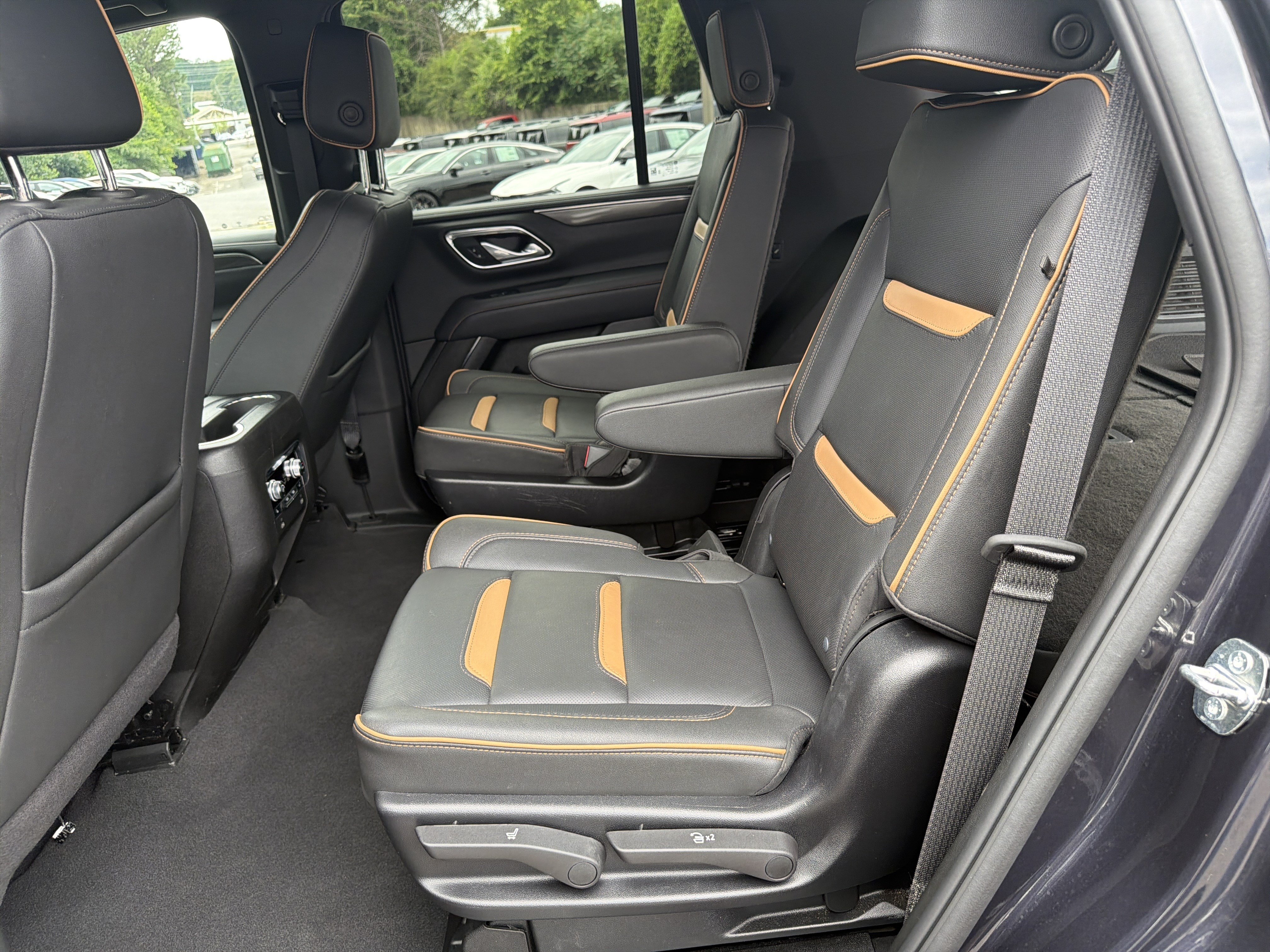 Used 2024 GMC Yukon AT4 AWD/4WD image 20