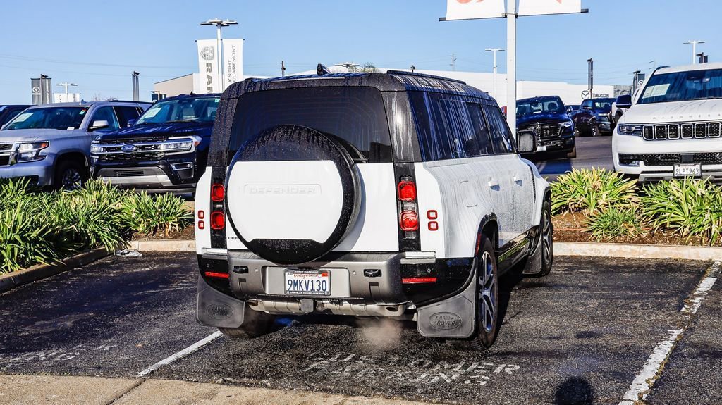 Used 2024 Land Rover Defender 110 X-Dynamic SE image 9