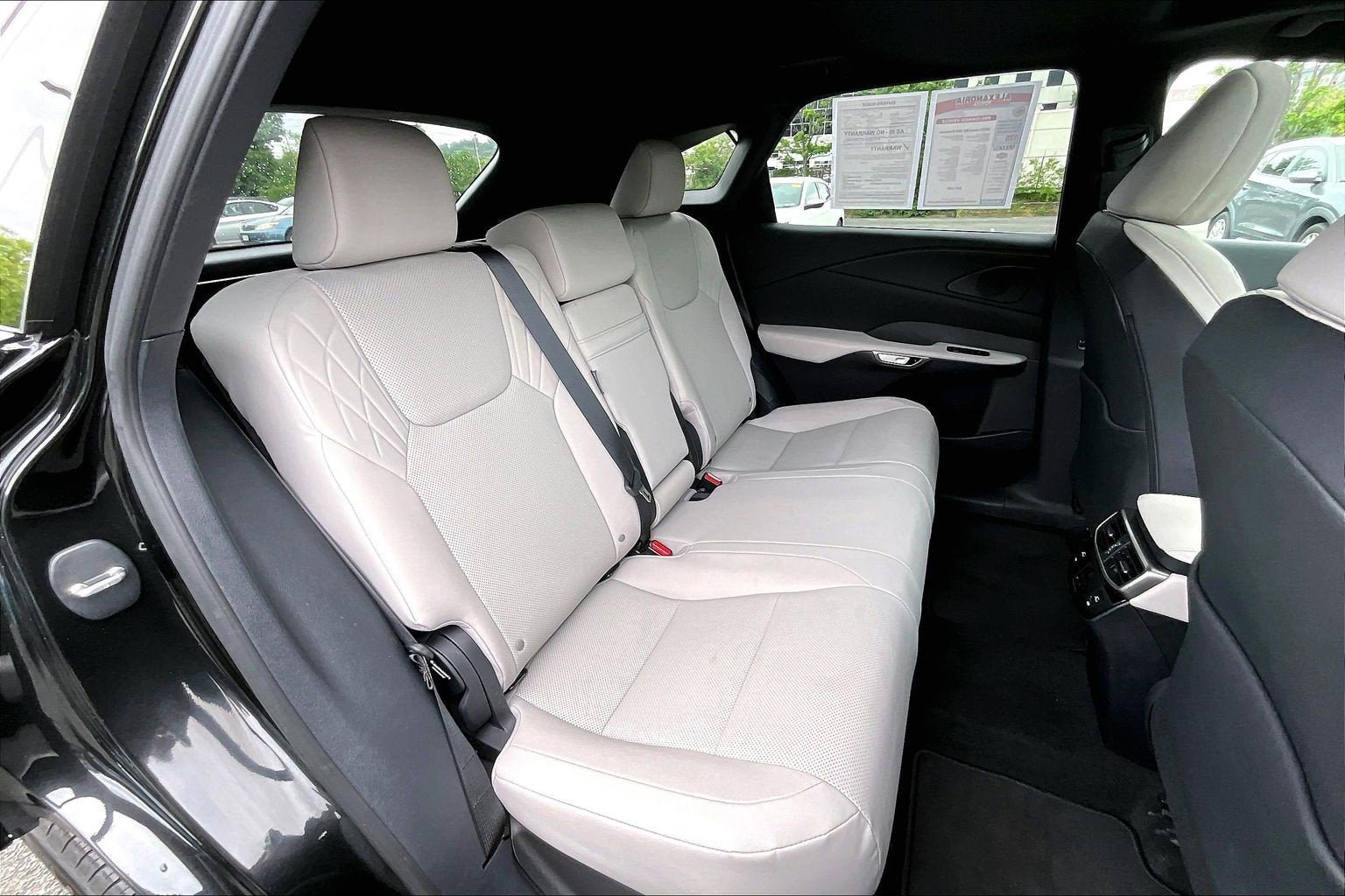 Used 2023 Lexus RX 350 Premium w/ Accessory Package AWD/4WD image 25