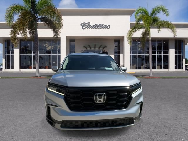 Used 2023 Honda Pilot Touring image 4
