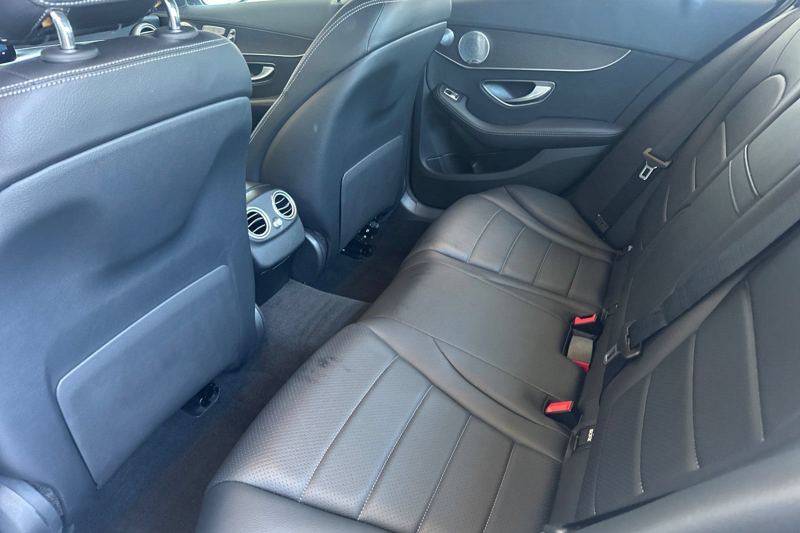 Used 2019 Mercedes-Benz C 300 Sedan image 4