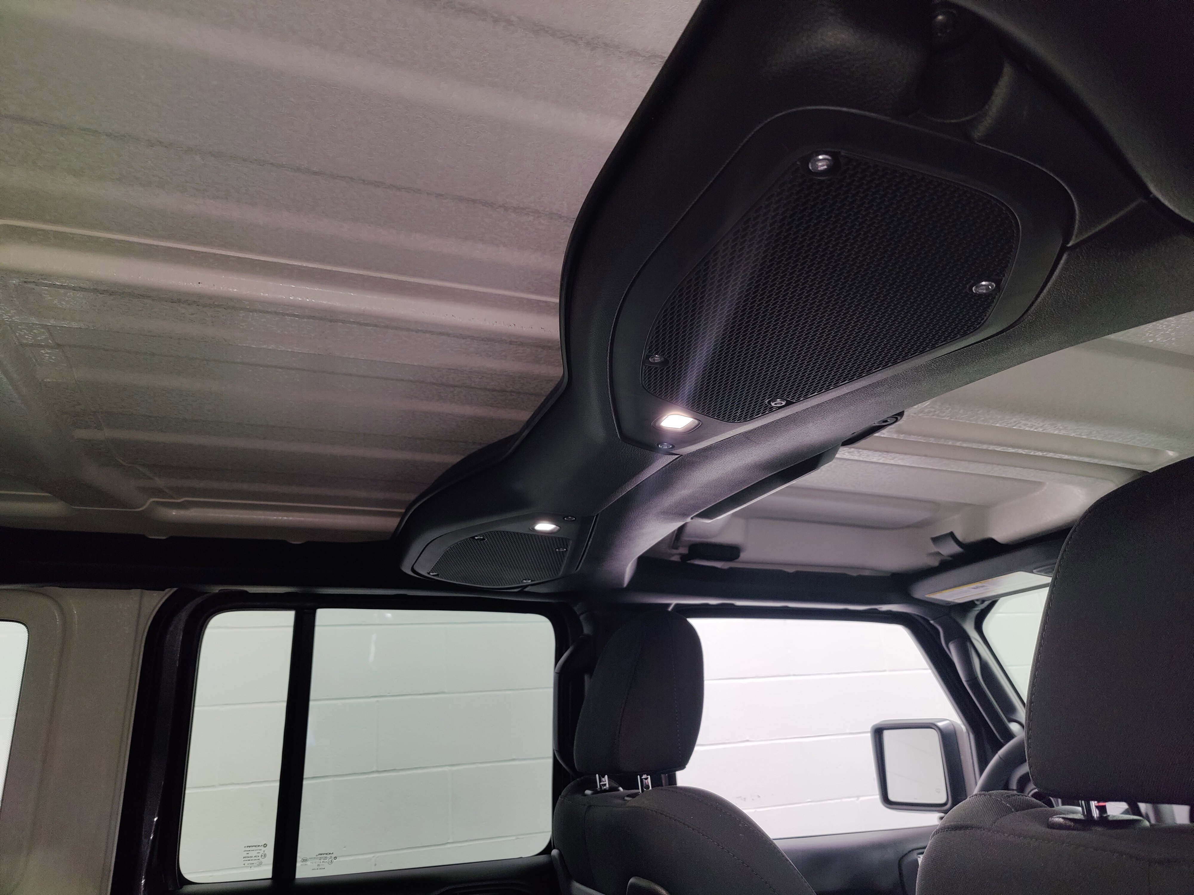 Used 2025 Jeep Wrangler Unlimited Rubicon 4xe w/ Convenience Group image 14