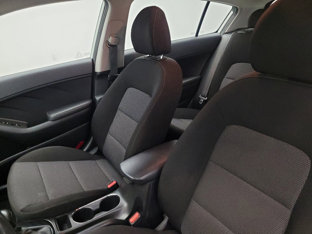 Used 2017 Kia Forte LX FWD image 17
