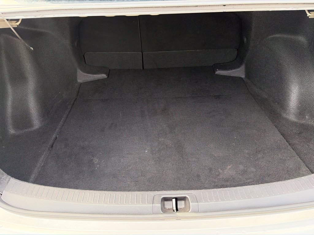 Used 2025 Toyota Corolla LE FWD image 17