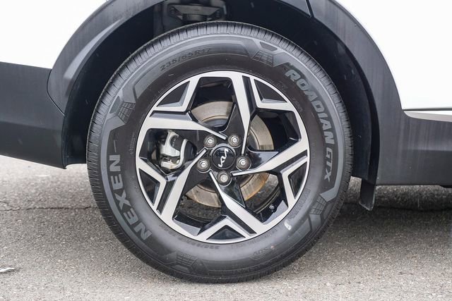 Certified 2024 Kia Sportage LX image 9