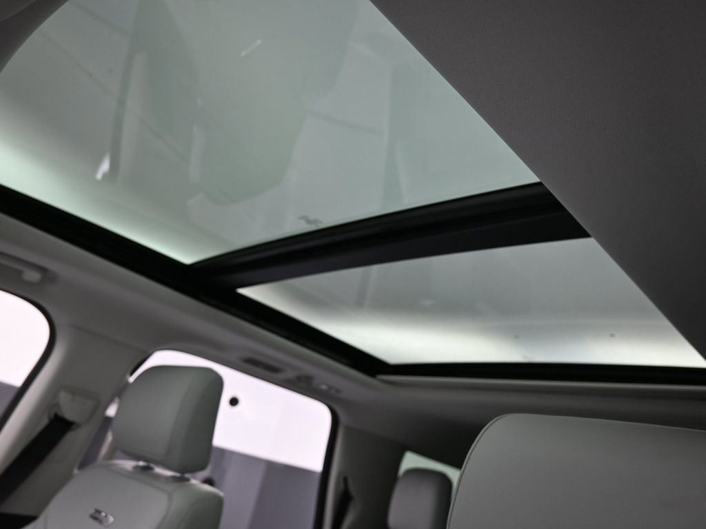 Certified 2025 Ford Expedition Max Platinum image 24