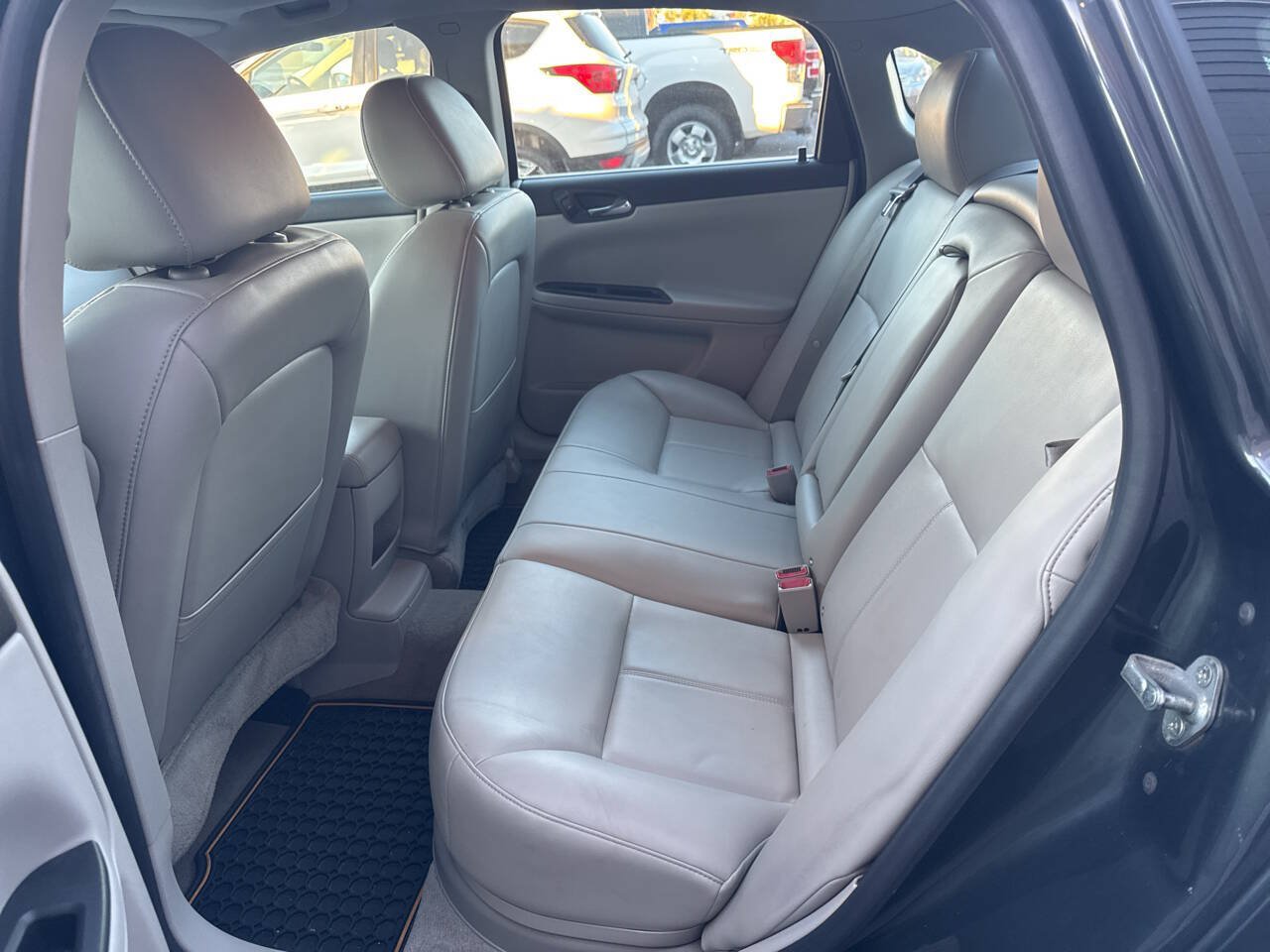 Used 2013 Chevrolet Impala LTZ FWD image 16