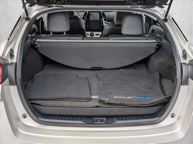 Used 2017 Toyota Prius Prime Advanced w/ Preferred Accessory Package FWD image 10