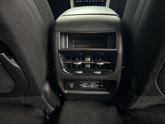 Used 2023 Jeep Grand Cherokee Limited w/ Trailer Tow Prep Group (B) AWD/4WD image 32