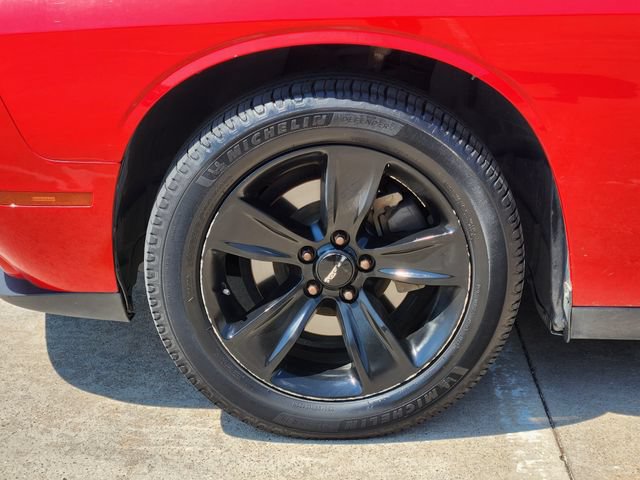 Used 2018 Dodge Challenger SXT RWD image 10