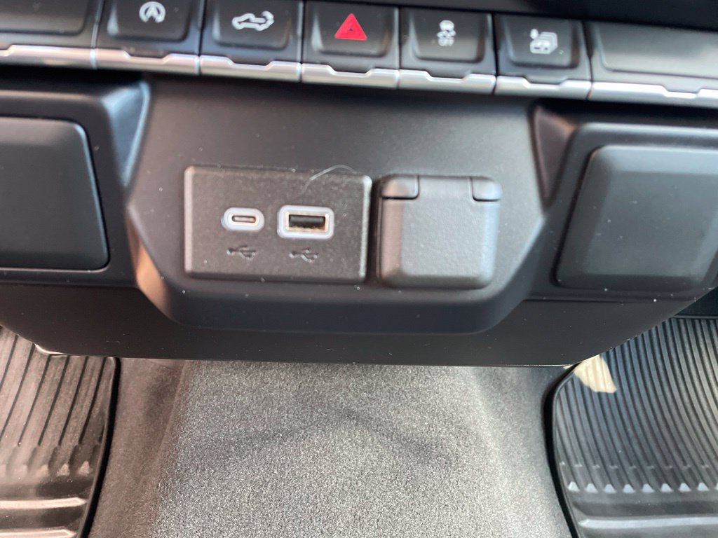 Used 2022 Chevrolet Silverado 1500 LT AWD/4WD image 25