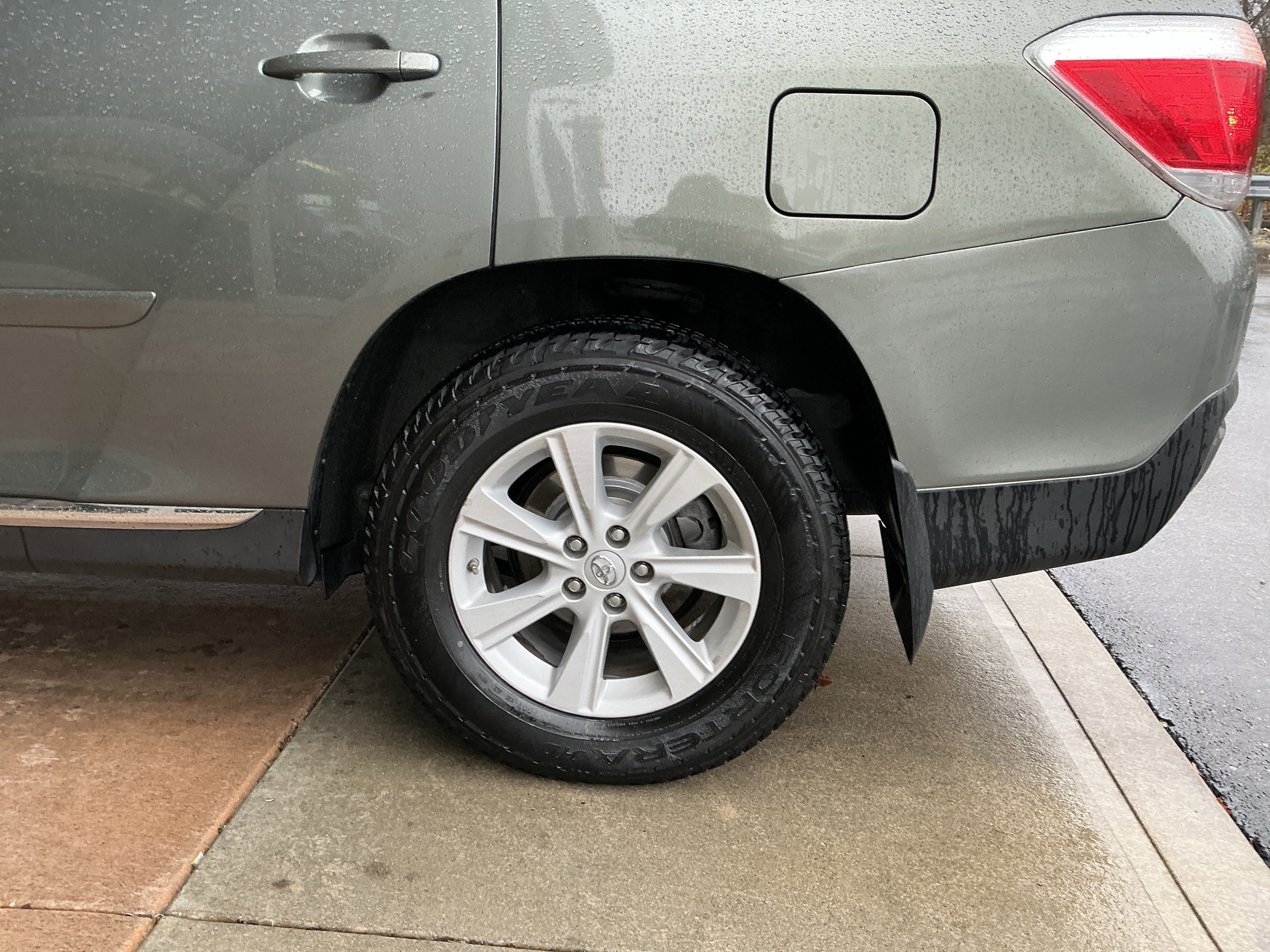 Used 2013 Toyota Highlander Plus image 23