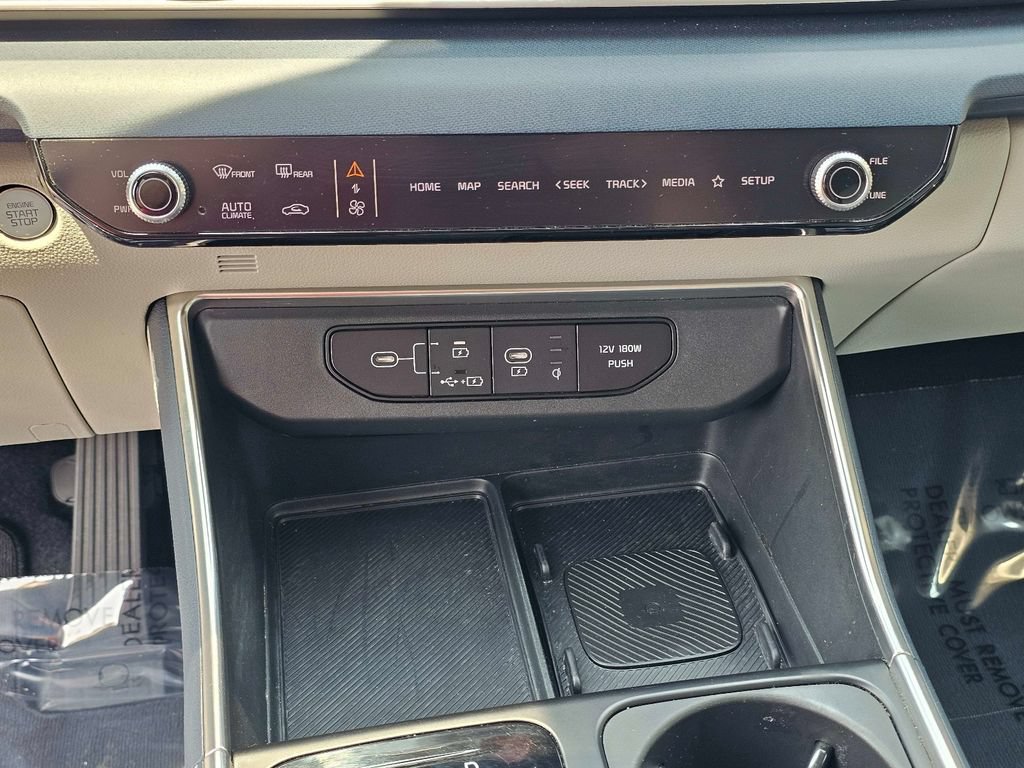 Certified 2025 Kia Carnival EX FWD image 29
