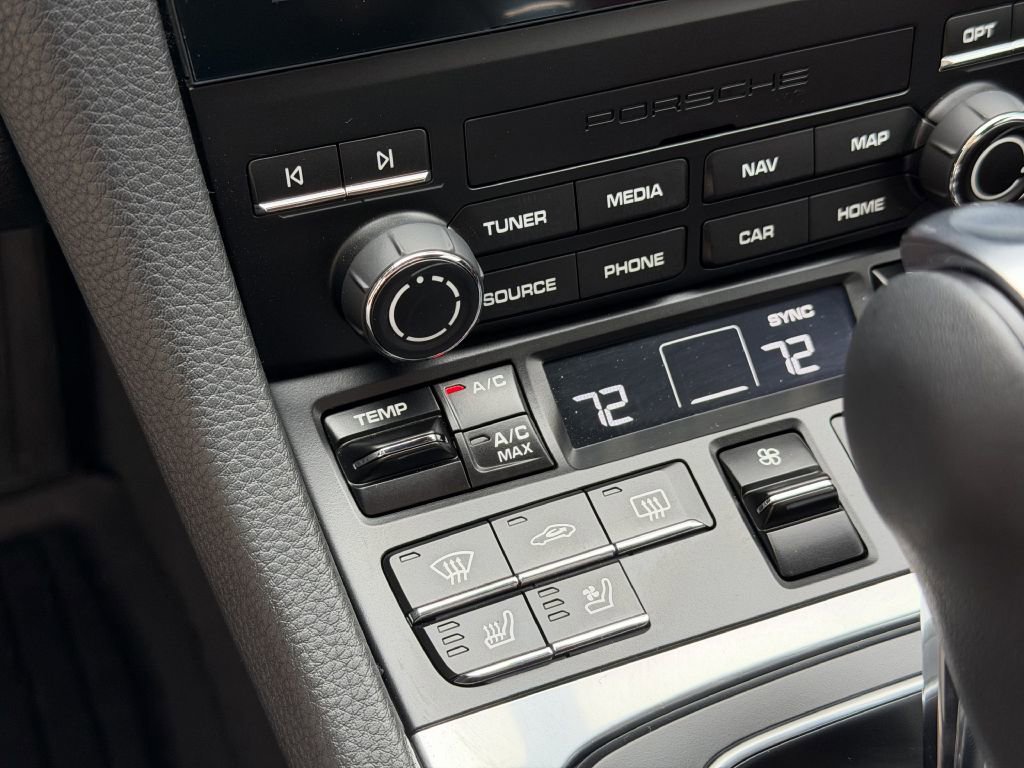 Used 2025 Porsche 718 Cayman w/ Sport Chrono Package image 40