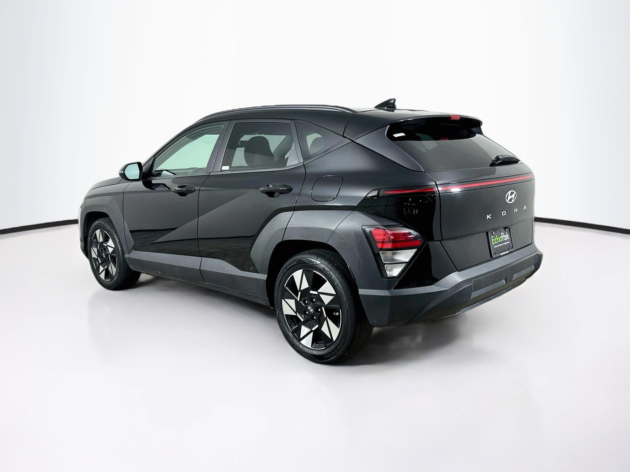 Used 2025 Hyundai Kona SEL FWD image 5