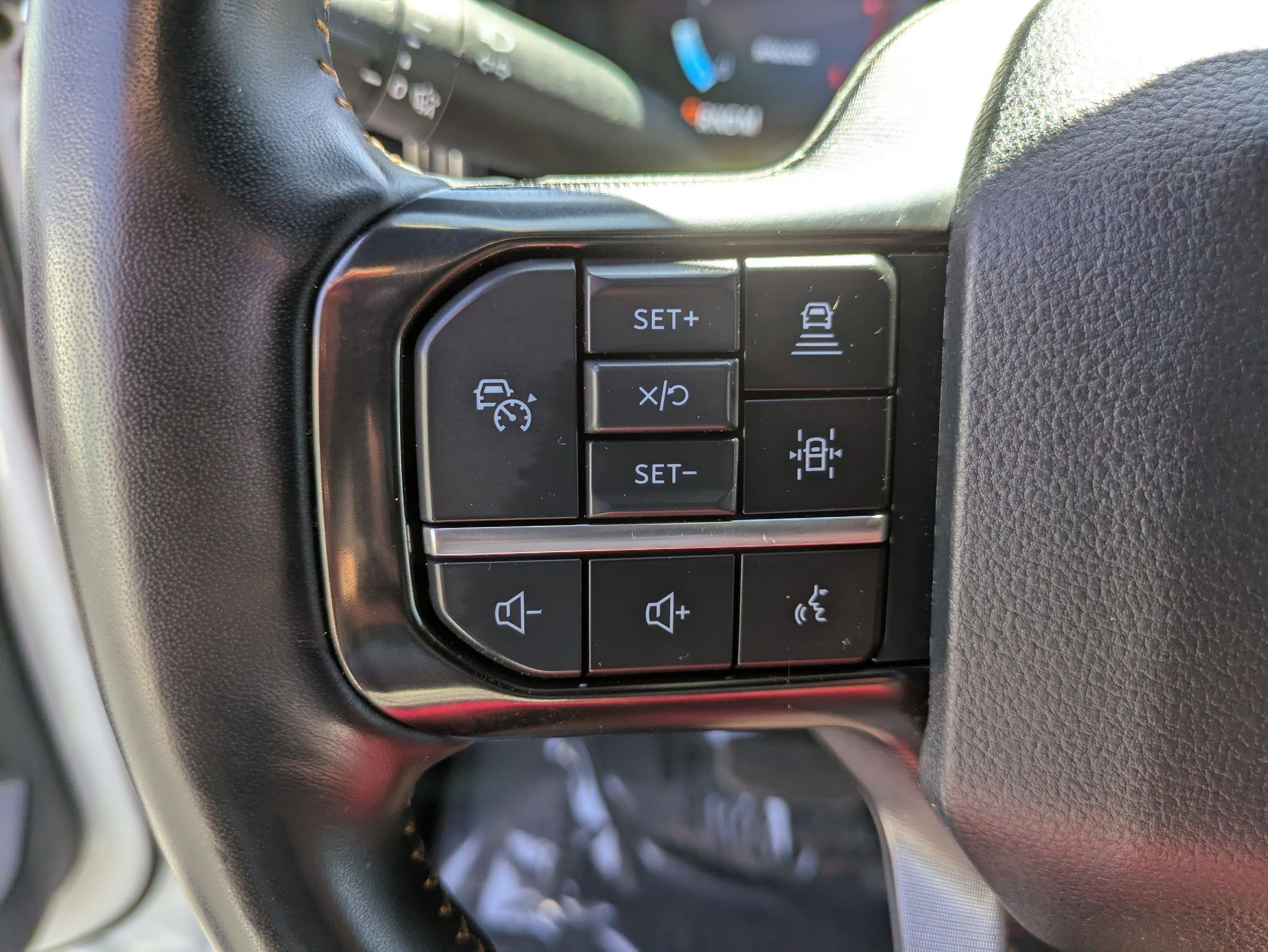 Used 2023 Ford F250 Platinum w/ FX4 Off-Road Package image 19