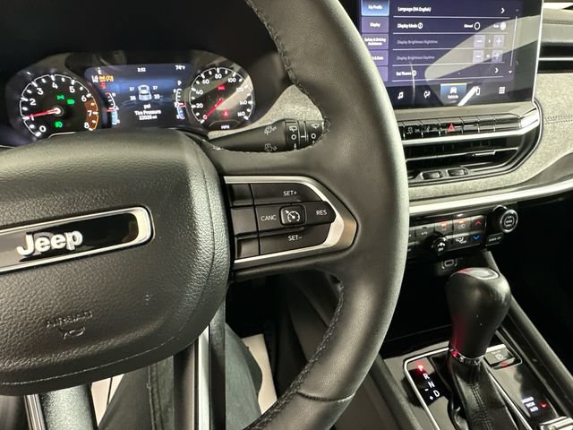 Certified 2023 Jeep Compass Latitude w/ Convenience Group AWD/4WD image 16