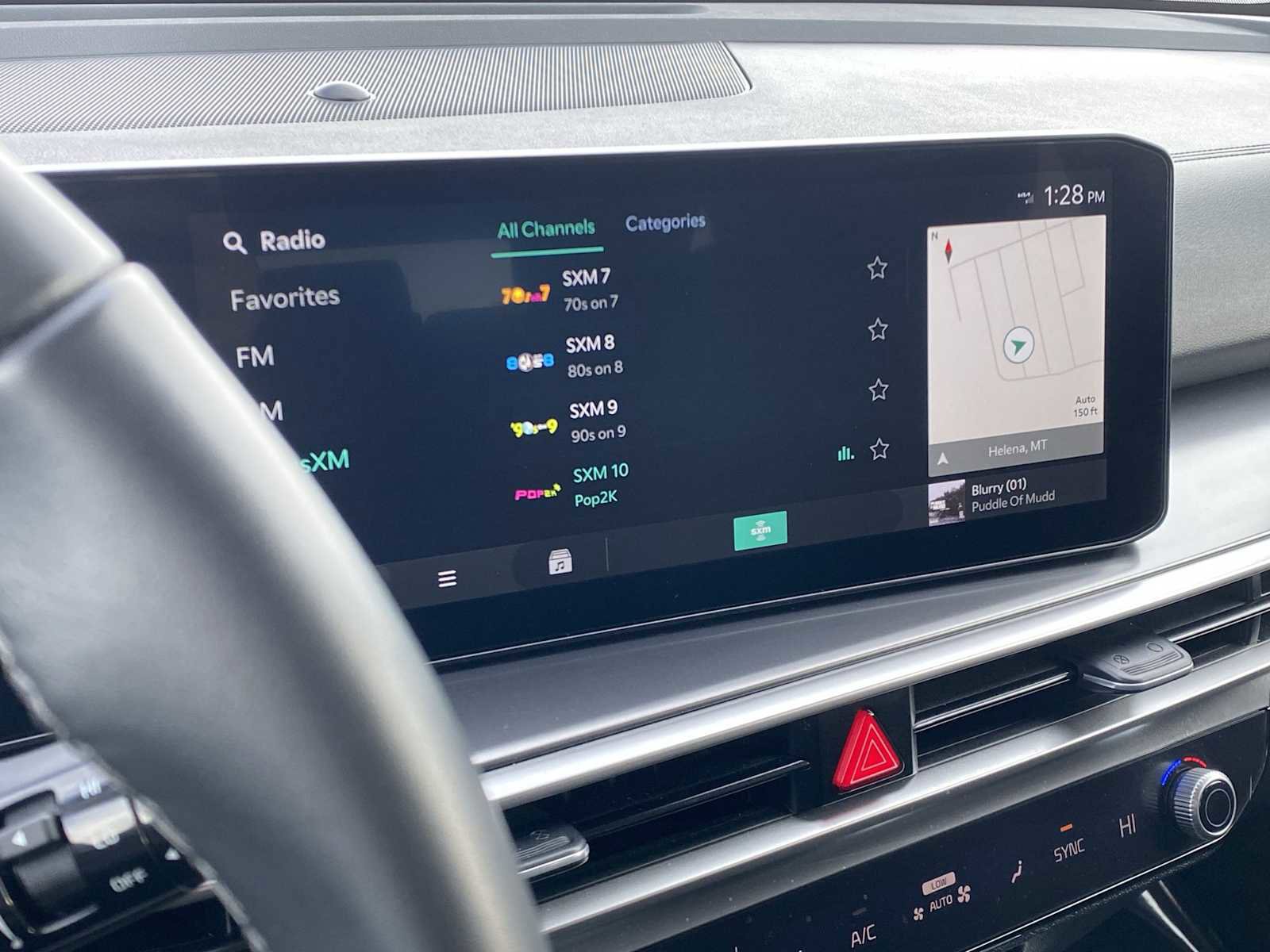 Used 2024 Kia Sorento S w/ Panoramic Sunroof Package image 27