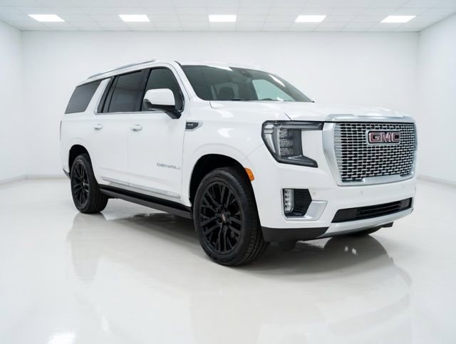 Used 2021 GMC Yukon XL Denali w/ Denali Premium Package image 1