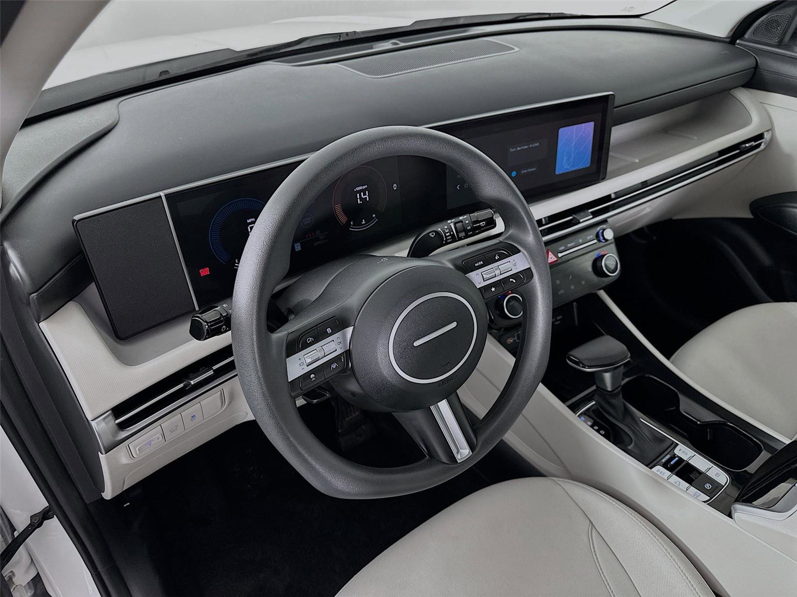 Used 2025 Hyundai Tucson SEL AWD/4WD image 23