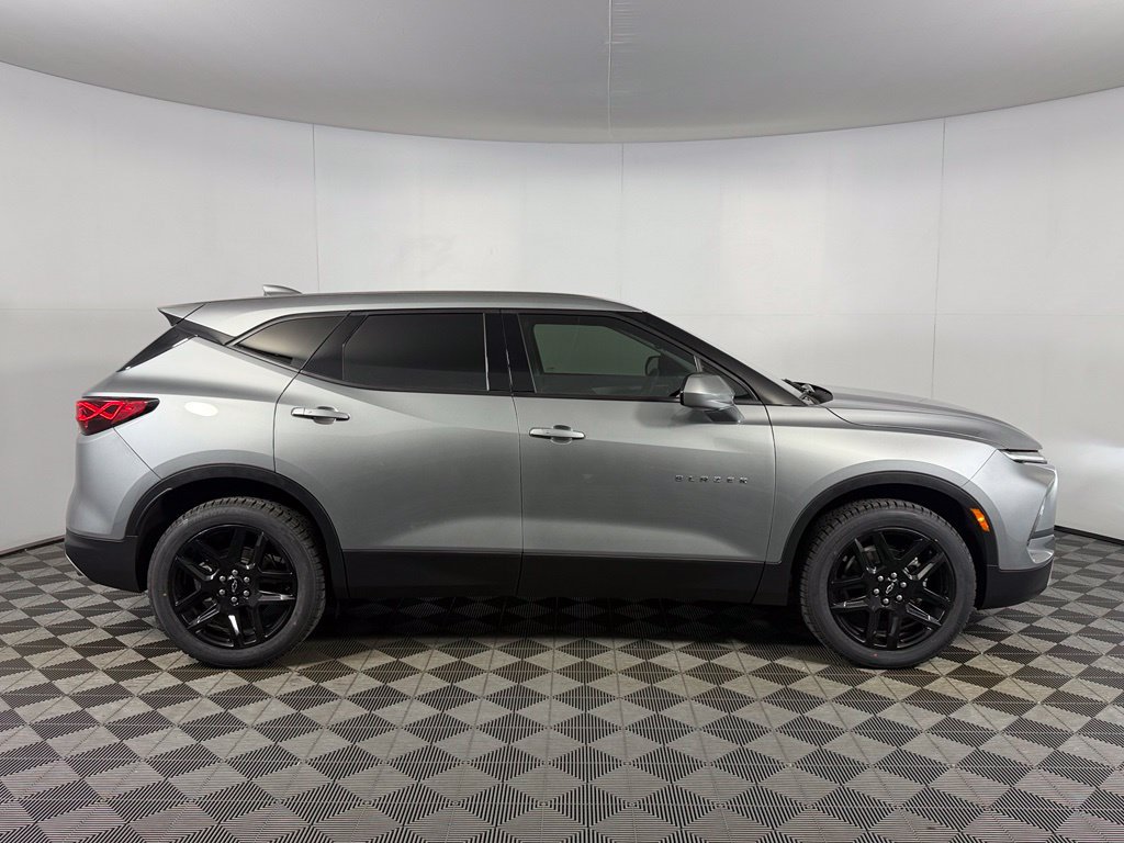 Used 2024 Chevrolet Blazer LT FWD image 5