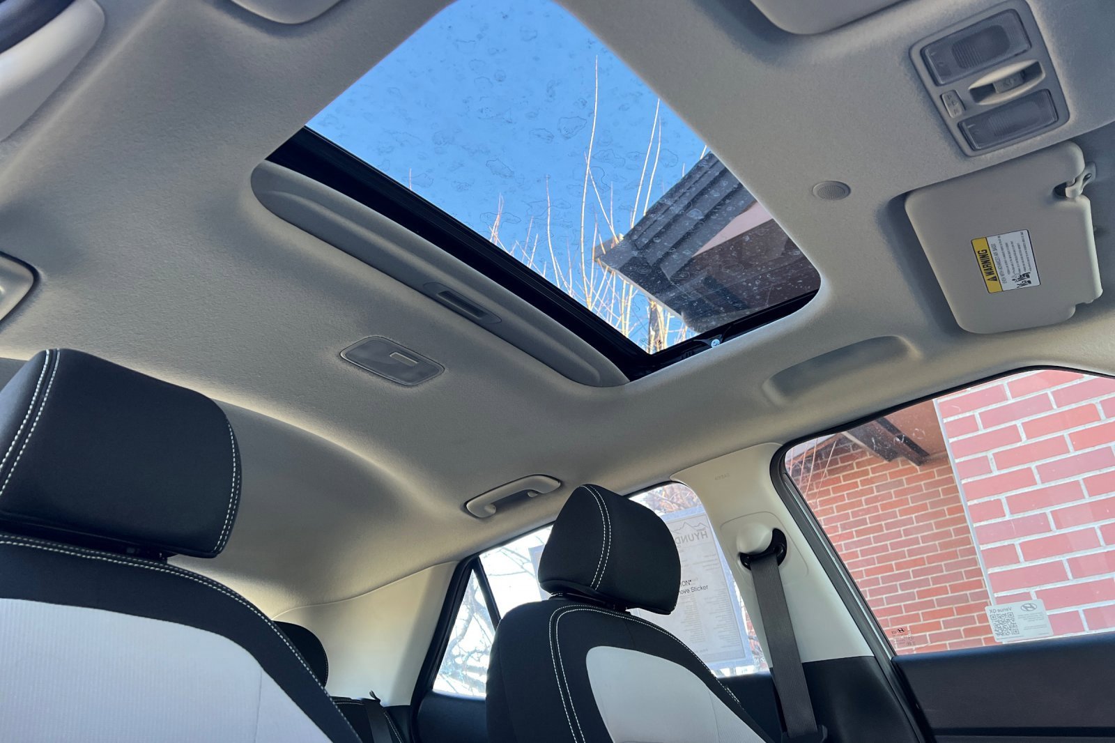 Certified 2025 Hyundai Venue SEL image 22