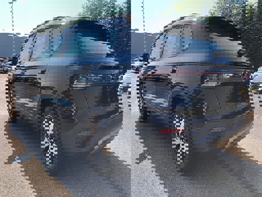 New 2025 Volkswagen Taos S image 4