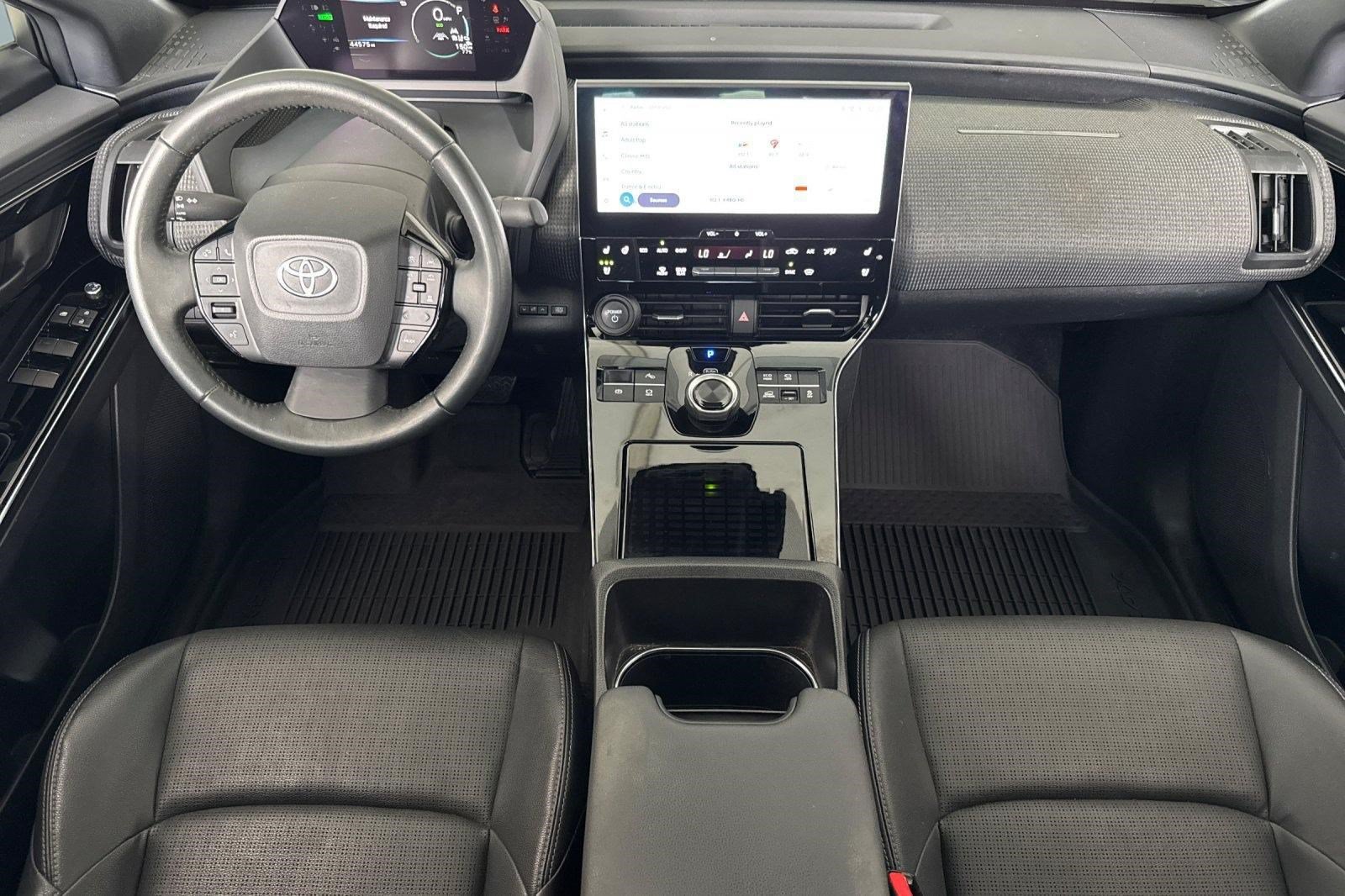 Used 2023 Toyota bZ4X AWD image 16