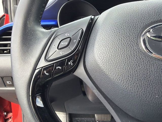 Used 2020 Toyota C-HR XLE image 22